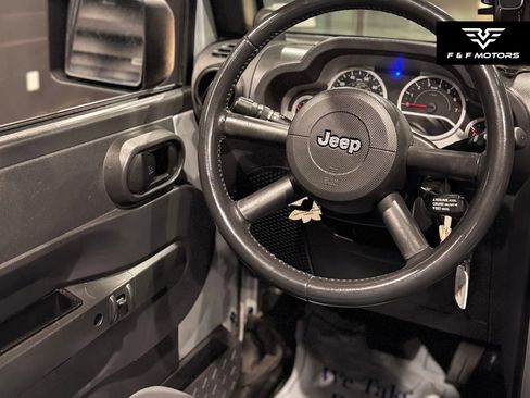 Used 2010 Jeep Wrangler Unlimited Sport AWD/4WD image 15