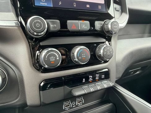 New 2026 RAM 1500 Express AWD/4WD image 14