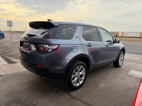 Used 2019 Land Rover Discovery Sport SE image 31