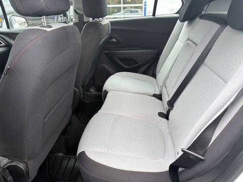 Used 2017 Chevrolet Trax LS AWD/4WD image 24