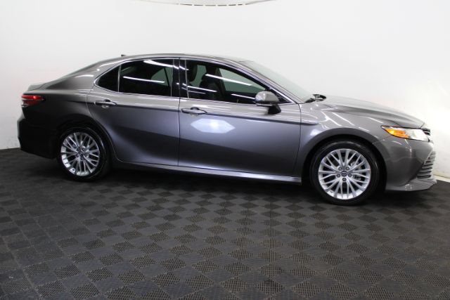 Used 2019 Toyota Camry XLE FWD image 4
