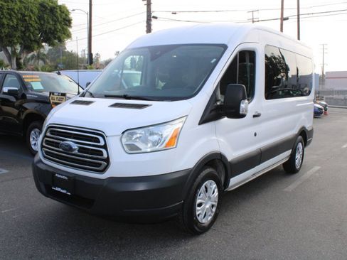 Used 2017 Ford Transit 150 XLT RWD image 3