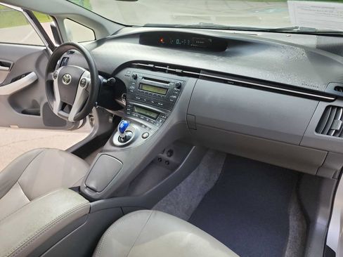 Used 2010 Toyota Prius Two FWD image 28