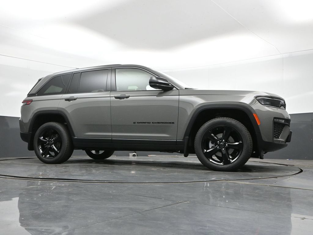 New 2027 Jeep Grand Cherokee Limited w/ Limited Altitude Package AWD/4WD image 44