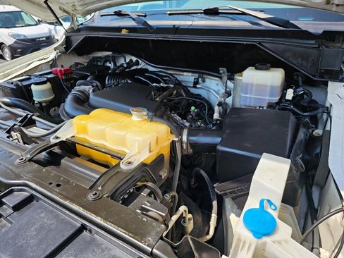 Used 2018 Nissan NV 2500 SV image 22