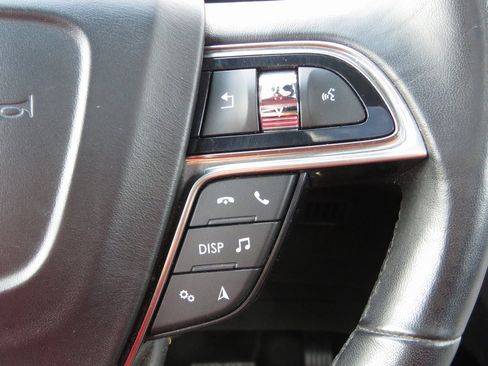 Used 2019 Lincoln Nautilus Reserve image 23