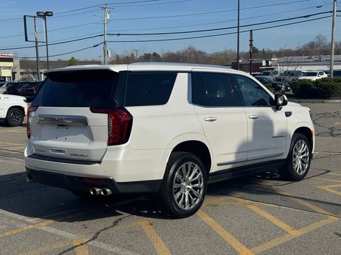 Used 2022 GMC Yukon Denali w/ Denali Premium Package image 6