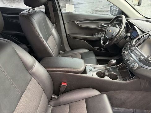 Used 2019 Chevrolet Impala LT FWD image 18