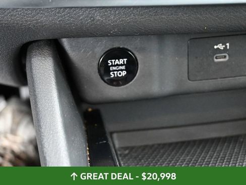Used 2025 Nissan Rogue SV FWD image 40