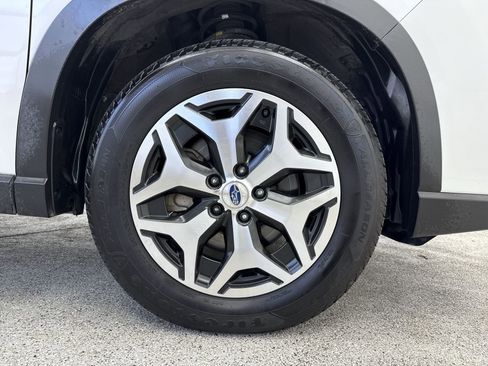 Used 2021 Subaru Forester Premium image 41