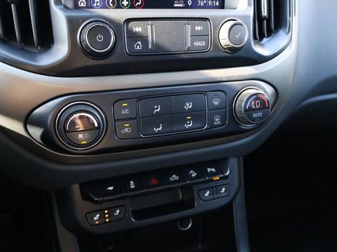 Used 2019 Chevrolet Colorado Z71 AWD/4WD image 14