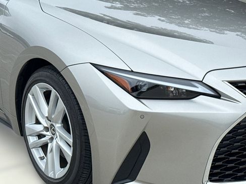 Used 2021 Lexus IS 300 w/ Comfort Package RWD image 10