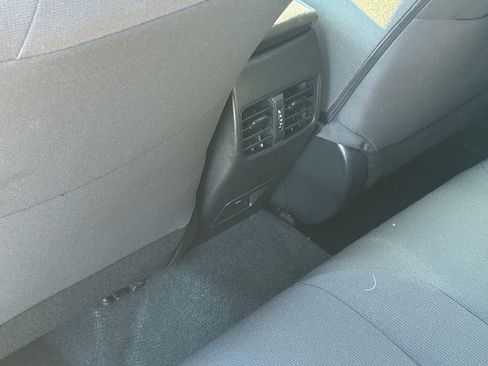 Used 2024 Toyota Corolla Cross LE image 35