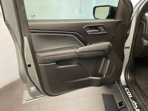 Used 2023 Chevrolet Colorado Z71 w/ Z71 Convenience Package 2 AWD/4WD image 23