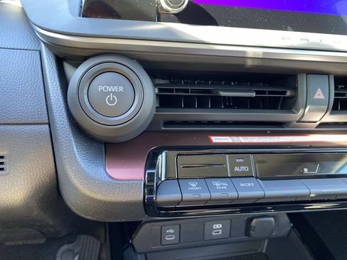 New 2026 Toyota Prius Plug-In Hybrid FWD image 12