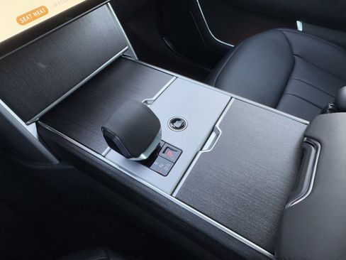 Certified 2025 Land Rover Range Rover SE AWD/4WD image 22