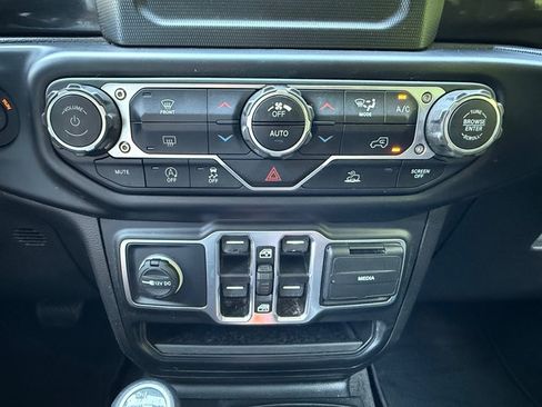 Used 2022 Jeep Gladiator Sport AWD/4WD image 22