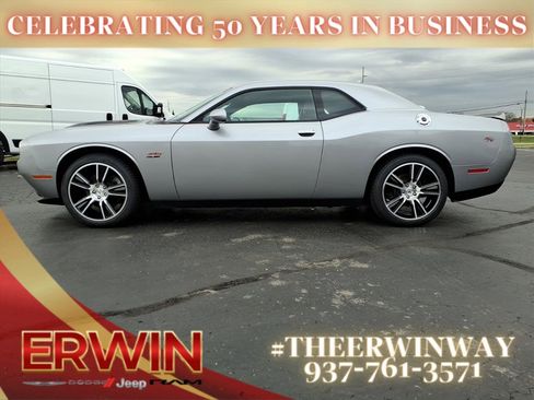Used 2015 Dodge Challenger R/T Plus image 4