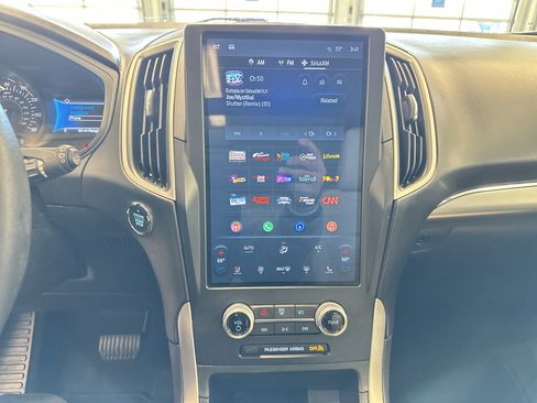 Certified 2022 Ford Edge SEL w/ Convenience Package image 3