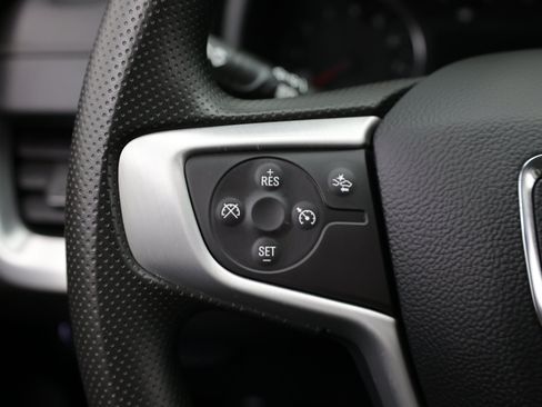 Used 2024 GMC Terrain SLE w/ Driver Convenience Package FWD image 28