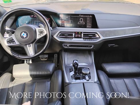 Used 2022 BMW X7 xDrive40i w/ M Sport Package AWD/4WD image 4