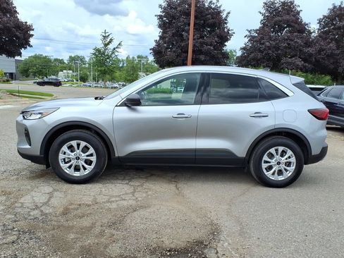 Used 2023 Ford Escape Active AWD/4WD image 2