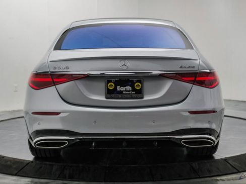 Used 2022 Mercedes-Benz S 580 4MATIC Sedan w/ AMG Line Package image 16