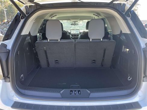 New 2026 Ford Explorer Active w/ Active Comfort Package image 8
