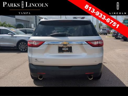 Used 2018 Chevrolet Traverse LT FWD image 5