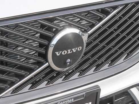 New 2026 Volvo XC60 T8 Ultra w/ Protection Package Premier AWD/4WD image 5