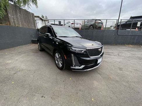 Used 2020 Cadillac XT6 Premium Luxury w/ Platinum Package AWD/4WD image 8