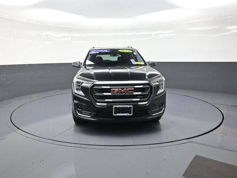 Used 2024 GMC Terrain AT4 image 8