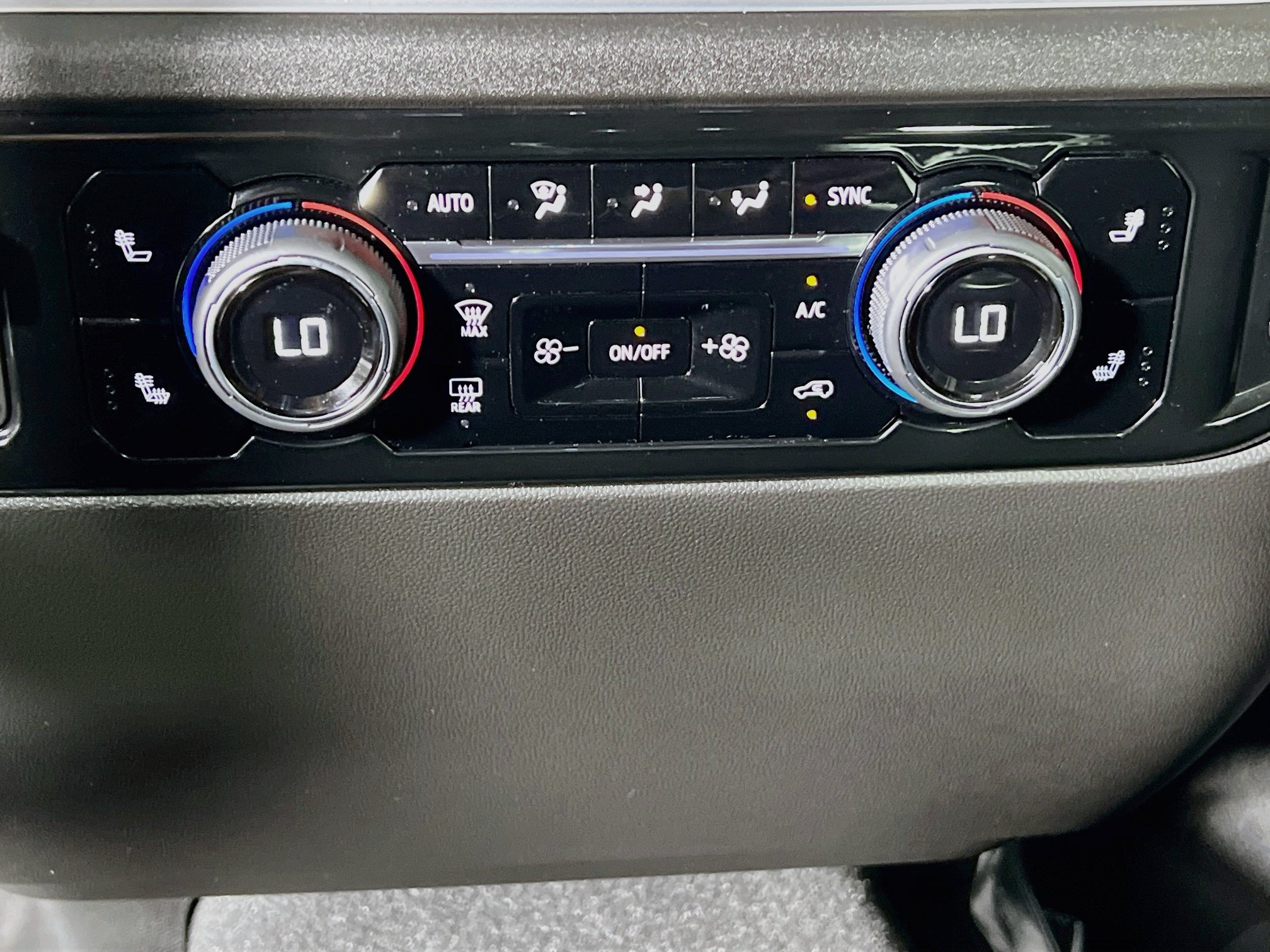 Used 2026 Chevrolet Silverado 1500 LT AWD/4WD image 26
