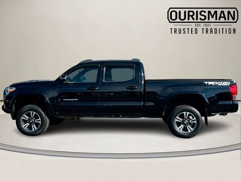 Used 2016 Toyota Tacoma TRD Sport image 3