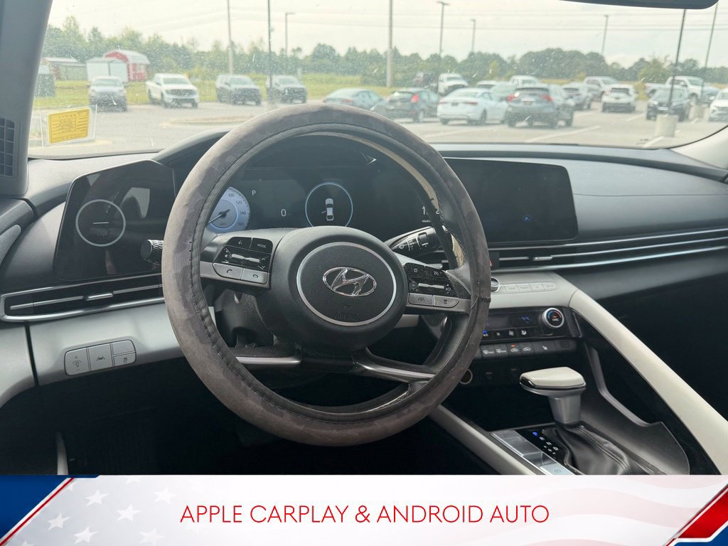 Used 2023 Hyundai Elantra Limited w/ Cargo Package FWD image 11