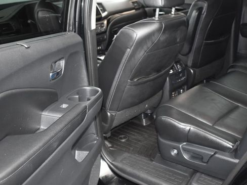 Used 2017 Honda Pilot Touring image 9