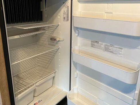 Used 2014 Ford E-350 and Econoline 350 Super Duty image 18