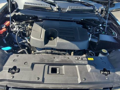 Used 2024 Land Rover Defender 110 X-Dynamic SE image 29