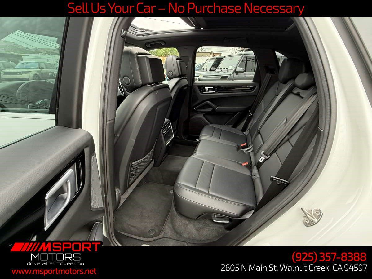 Used 2021 Porsche Cayenne AWD/4WD image 8