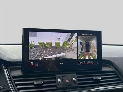 Used 2023 Audi Q5 2.0T Prestige w/ Prestige Package image 32