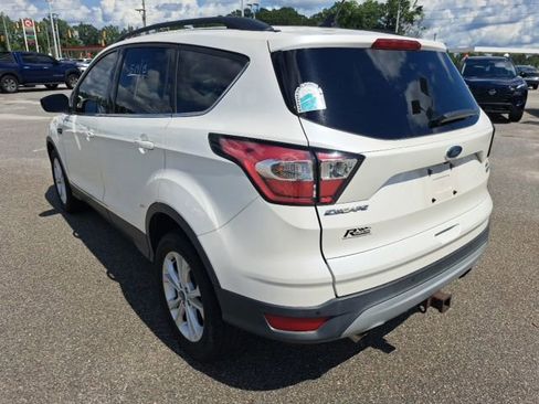 Used 2018 Ford Escape SEL w/ Ford Safe & Smart Package FWD image 8