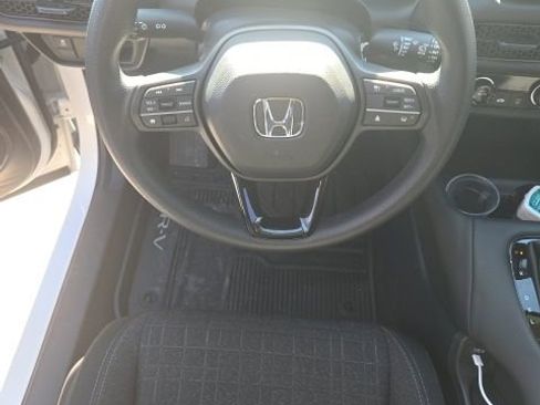 Used 2025 Honda HR-V LX image 12
