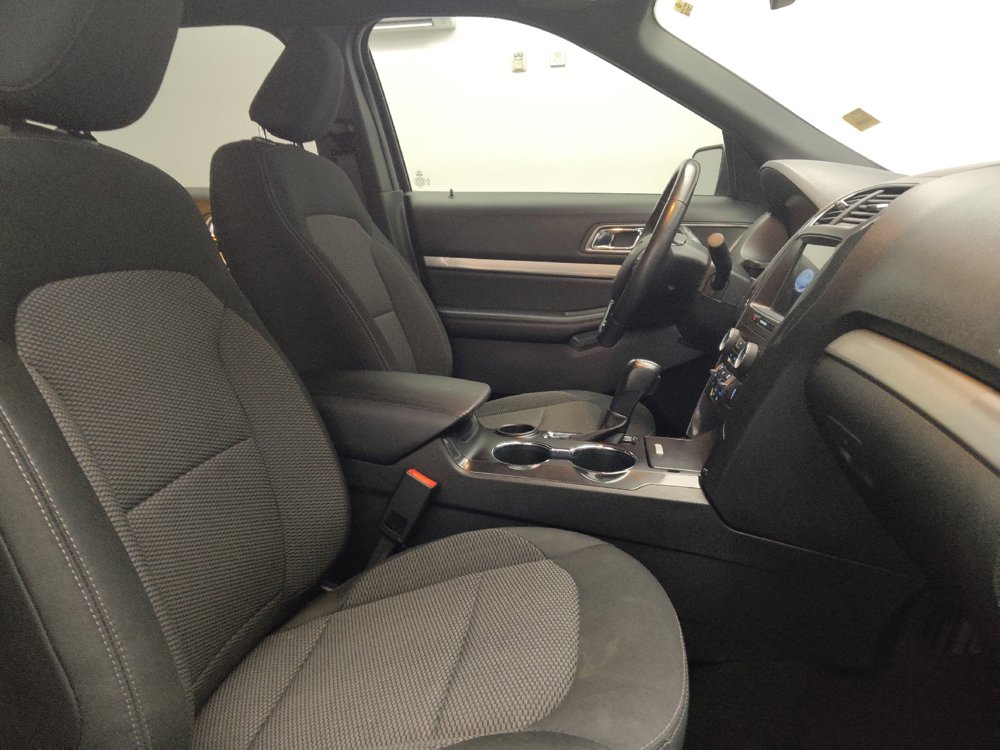 Used 2019 Ford Explorer XLT w/ Equipment Group 201A FWD image 21