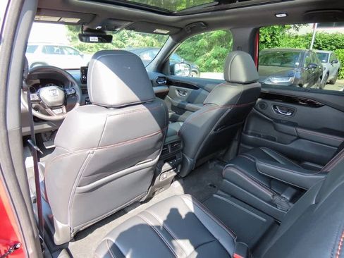 New 2025 Honda Pilot TrailSport image 15