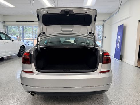 Used 2018 Volkswagen Passat 2.0T SE image 29