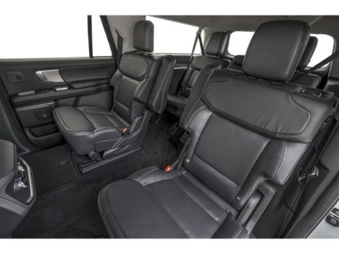 Used 2025 Ford Expedition Max Platinum w/ Platinum Ultimate Package AWD/4WD image 12