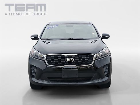 Used 2020 Kia Sorento LX image 2