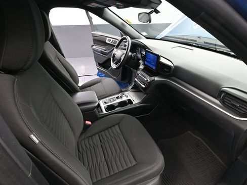 Used 2020 Ford Explorer XLT w/ Comfort Package AWD/4WD image 50