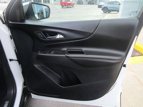 Used 2021 Chevrolet Equinox Premier FWD image 25