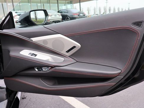 Used 2022 Chevrolet Corvette Stingray Premium Cpe w/ Z51 Performance Package image 15